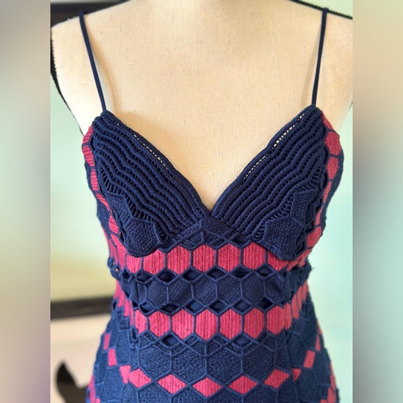 BARDOT Navy Burgundy Diamond Lace Embroidered V-Neck Sheath Dress 8 - Picture 4 of 11